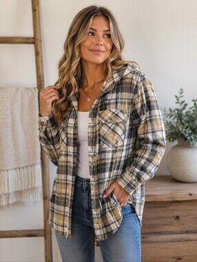 Free Nature Women’s Medium Plaid Flannel Button Down Shirt Jacket. Slim Fit